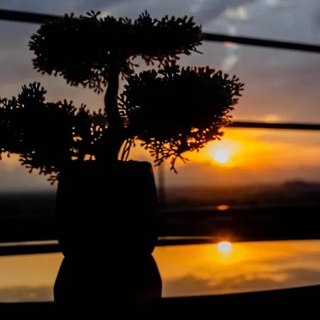 Marimar Panoramic Retreat: Magnificent Space And Breathtaking Gulf View Apartment *