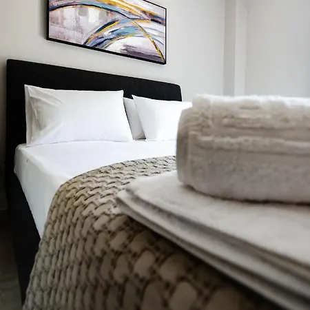 Marimar Panoramic Retreat: Magnificent Space And Breathtaking Gulf View Lägenhet Kalamata