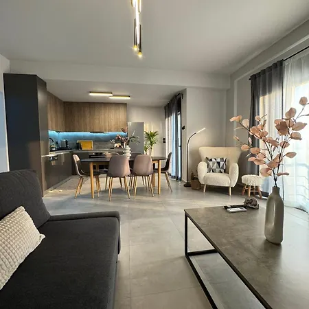 Marimar Panoramic Retreat: Magnificent Space And Breathtaking Gulf View Lägenhet Kalamata