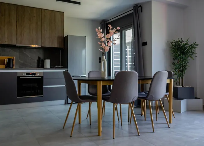 Lejlighed Marimar Panoramic Retreat: Magnificent Space And Breathtaking Gulf View Kalamata